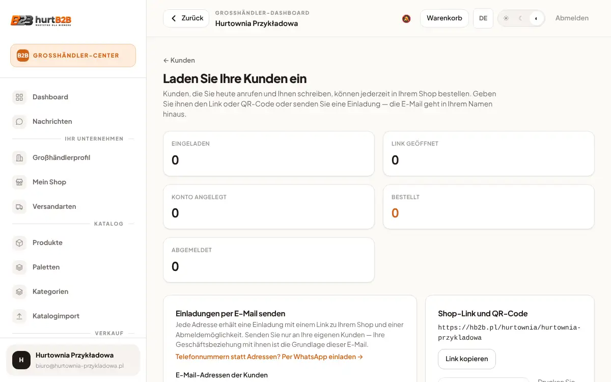 Bildschirm: Kunden einladen: E-Mail und WhatsApp